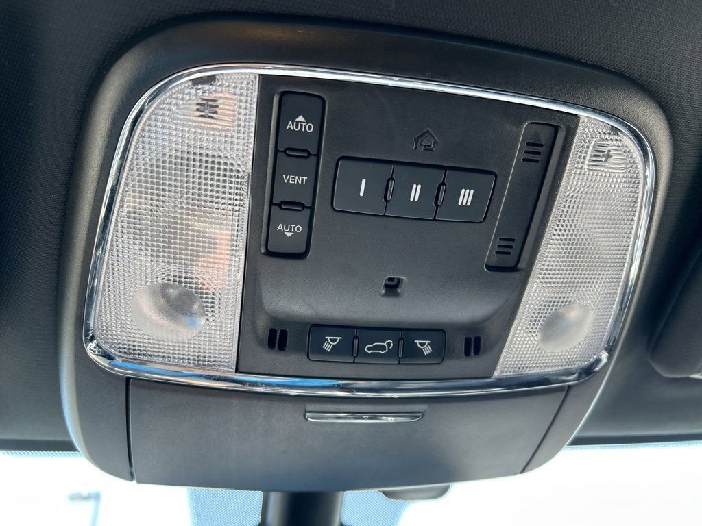 Used 2022 Jeep Grand Cherokee Limited AWD/4WD image 33