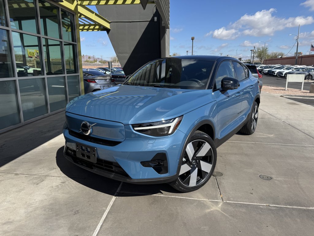 Used 2022 Volvo C40 P8 Recharge Ultimate image 2