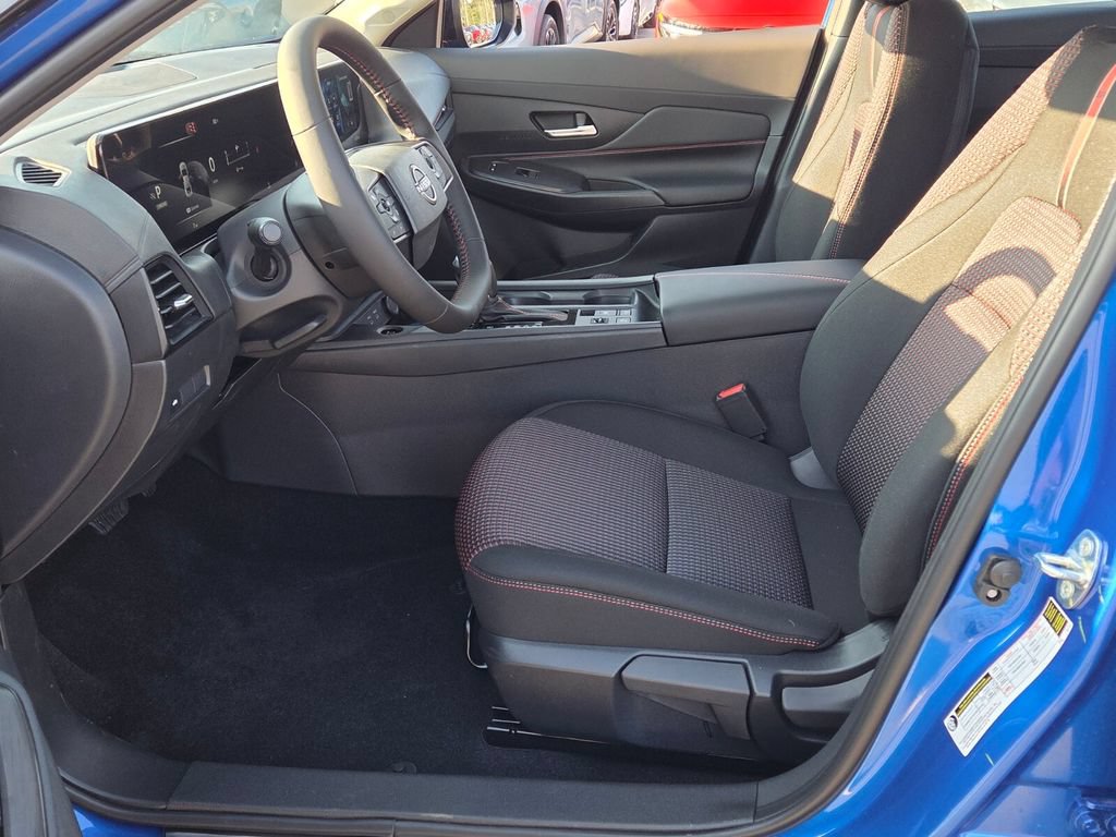 New 2027 Nissan Sentra SR w/ Floor Mat Package FWD image 3