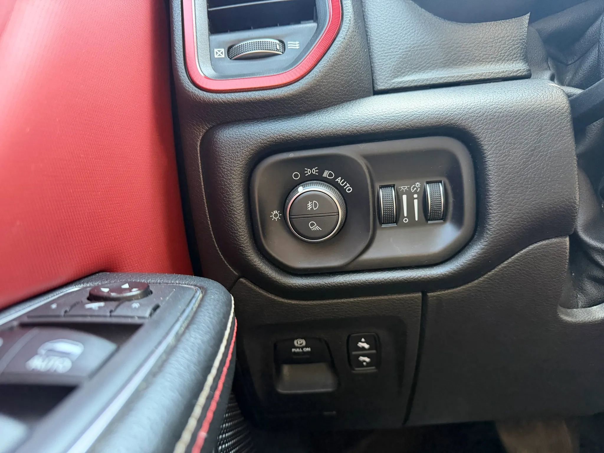 Used 2019 RAM 1500 Rebel w/ Rebel Level 2 Equipment Group AWD/4WD image 18
