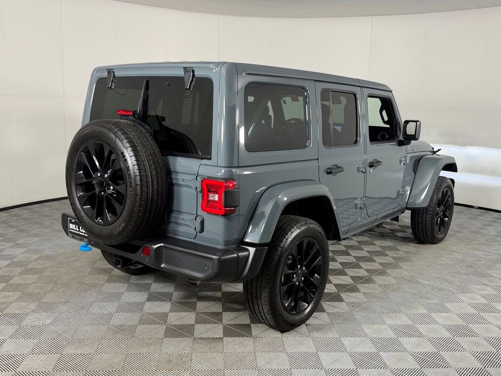Used 2024 Jeep Wrangler Unlimited Sahara w/ Technology Group AWD/4WD image 8
