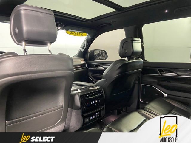 Used 2022 Jeep Wagoneer Series I w/ Premium Group I AWD/4WD image 22