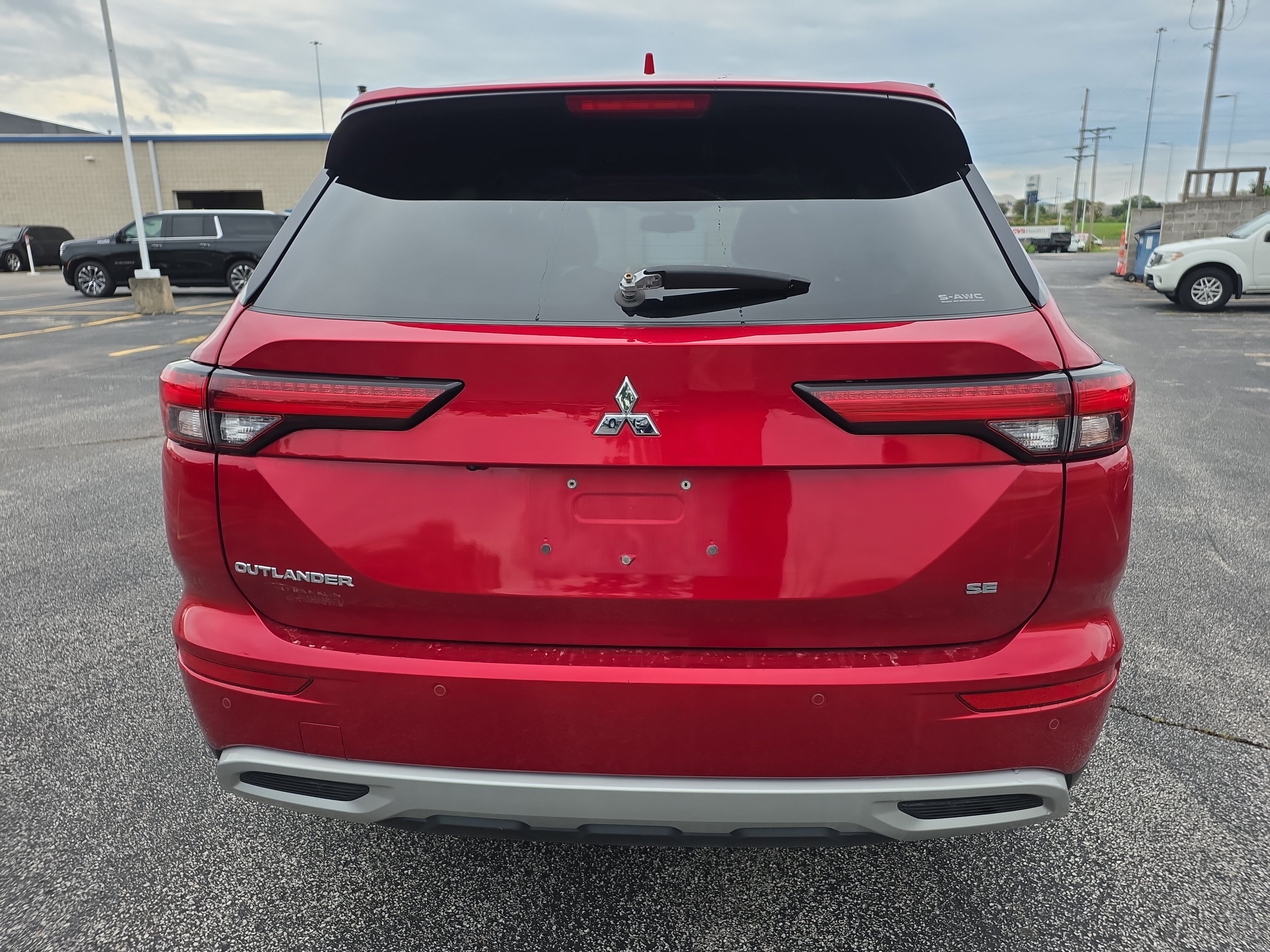 Used 2023 Mitsubishi Outlander SE AWD/4WD image 5