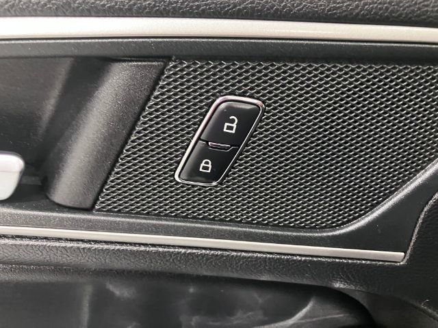 Used 2017 Ford Edge SEL image 43