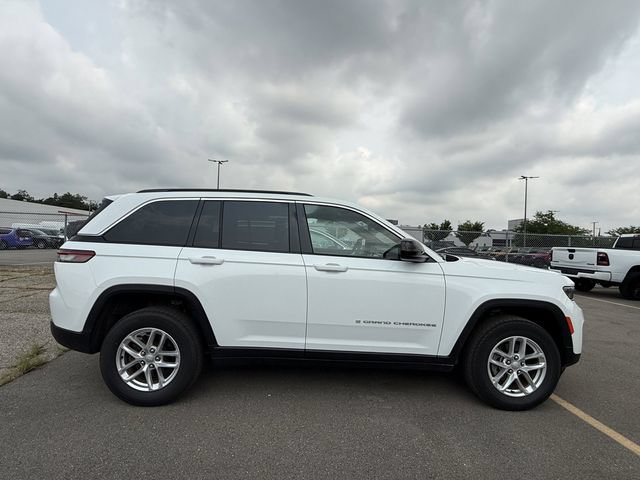 Certified 2025 Jeep Grand Cherokee Laredo X w/ Luxury Tech Group I AWD/4WD image 31