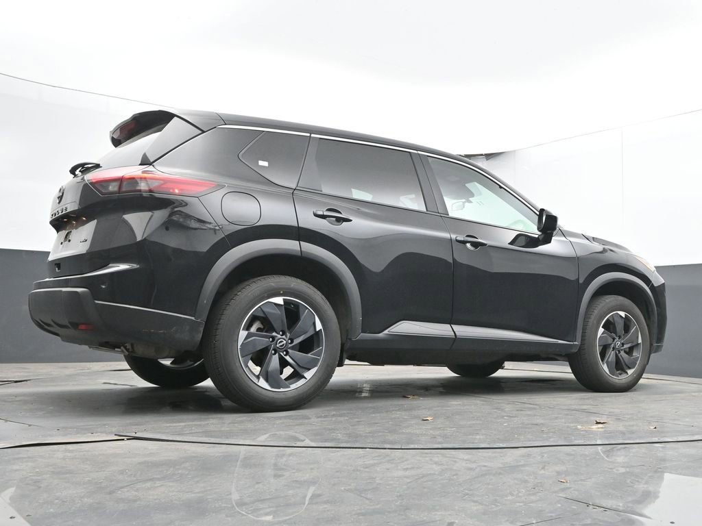 Used 2025 Nissan Rogue SV AWD/4WD image 30