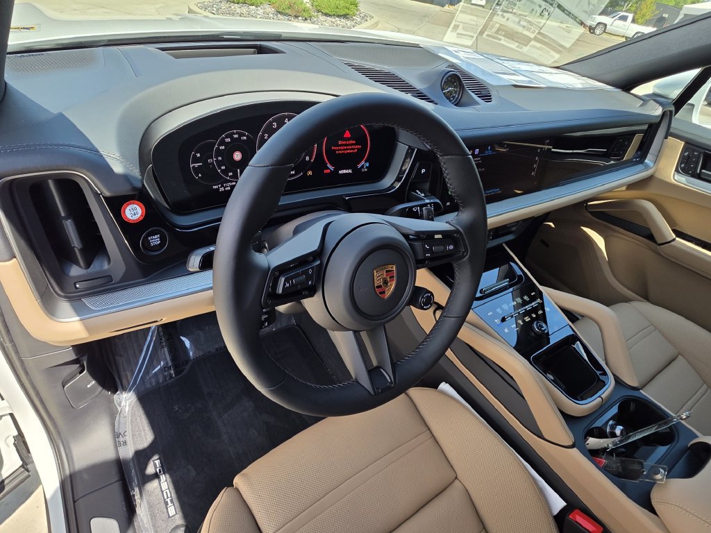 New 2026 Porsche Cayenne Coupe AWD/4WD image 4
