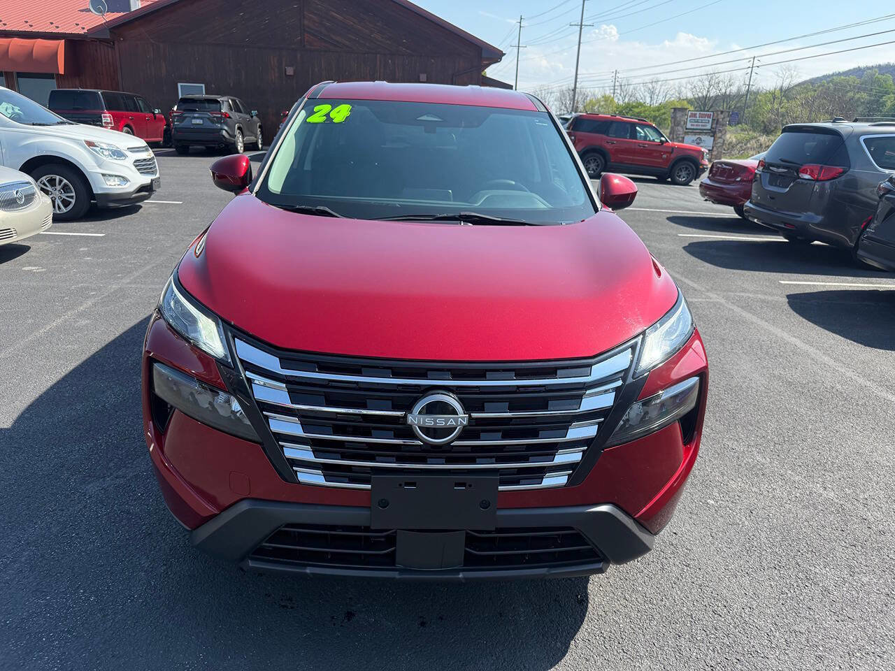 Used 2024 Nissan Rogue SV AWD/4WD image 5