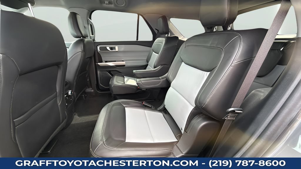 Used 2023 Ford Explorer XLT w/ Equipment Group 202A AWD/4WD image 23