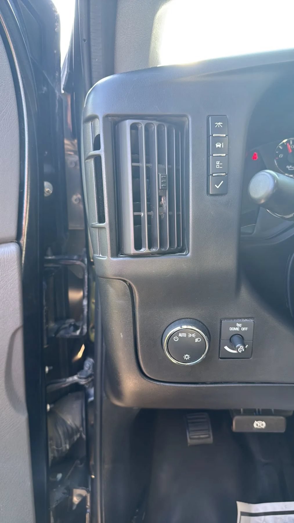 Used 2017 Chevrolet Express 3500 LS RWD image 14