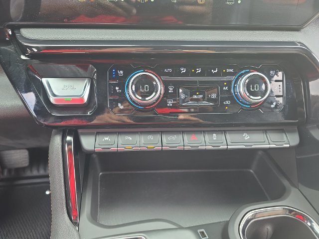 Used 2024 GMC Sierra 1500 AT4 w/ Technology Package AWD/4WD image 25