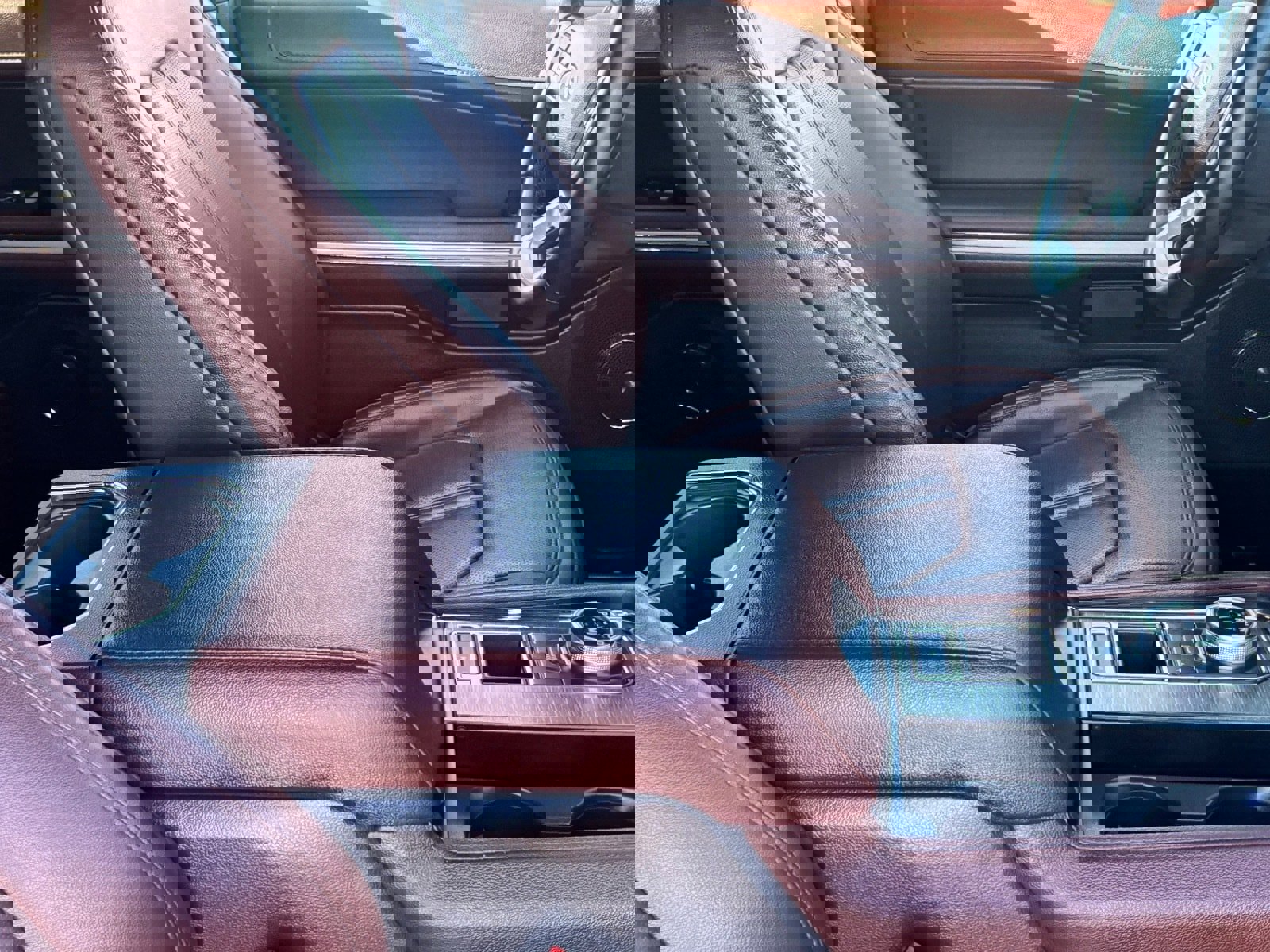 Used 2024 Ford Expedition Limited image 11