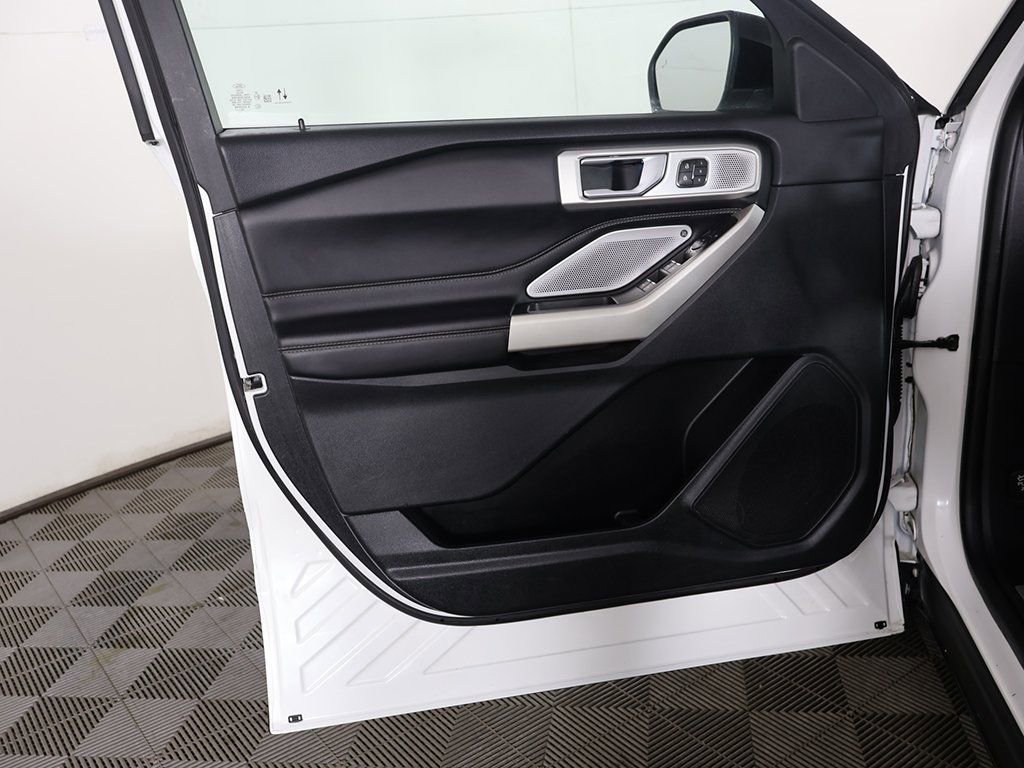 Used 2022 Ford Explorer Limited w/ Limited Technology Package image 28