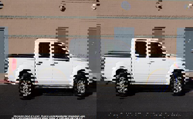 Used 2018 Nissan Frontier SV image 8