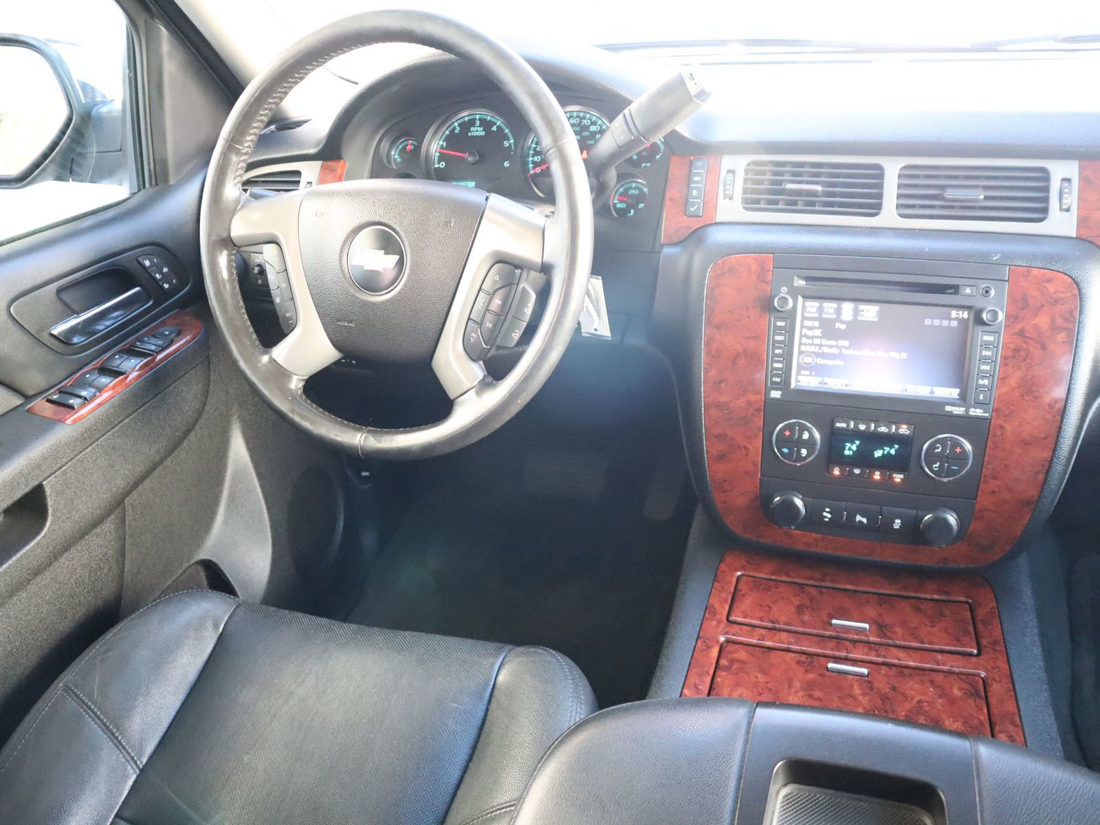 Used 2013 Chevrolet Avalanche LTZ image 29