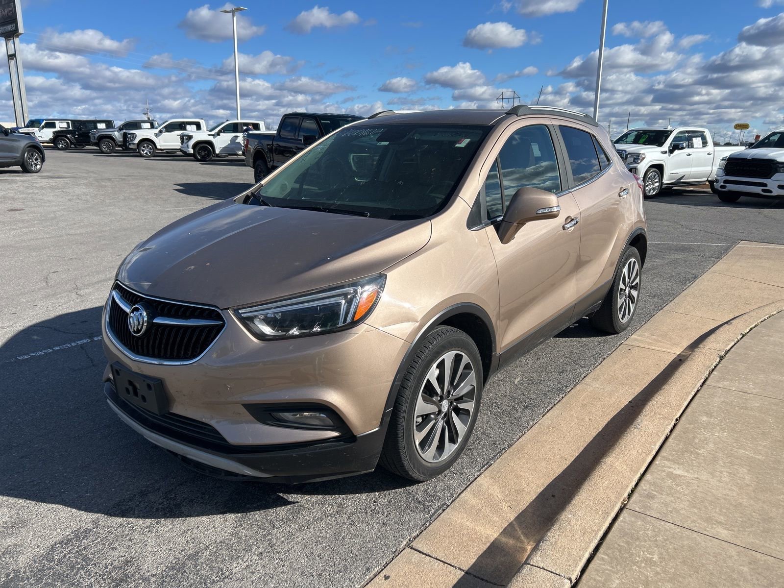 Used 2018 Buick Encore Essence image 1