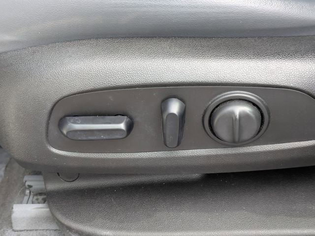 Used 2019 Buick Enclave Essence w/ LPO, Sport Appearance Package image 25