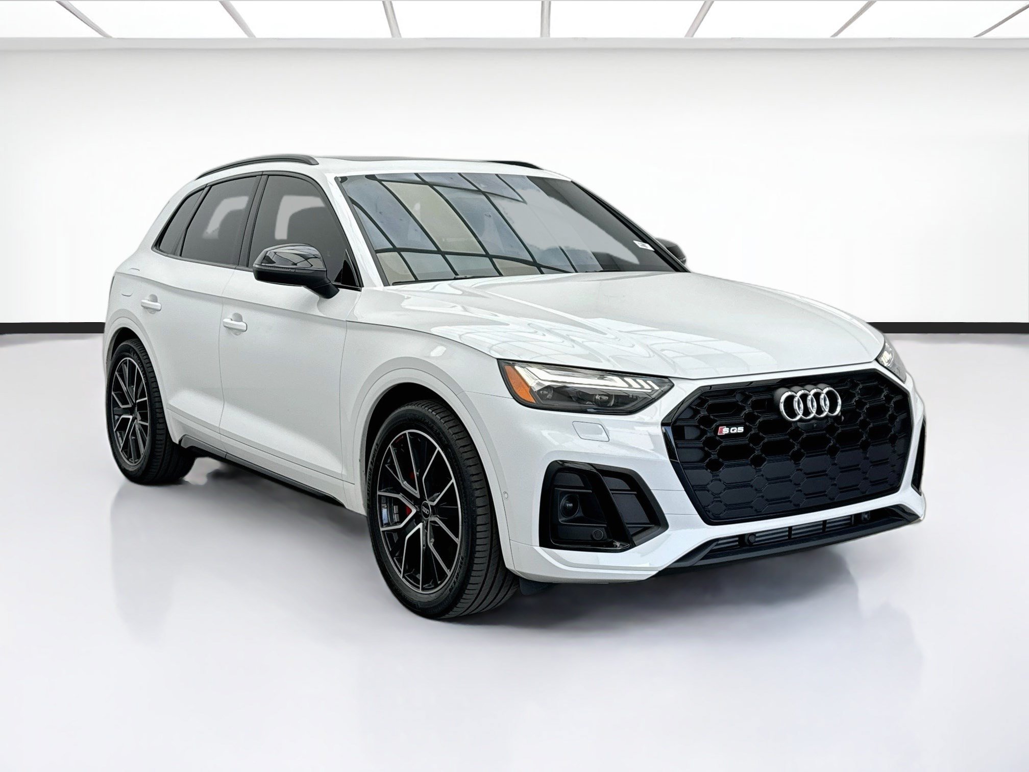 Used 2023 Audi SQ5 Prestige AWD/4WD image 3
