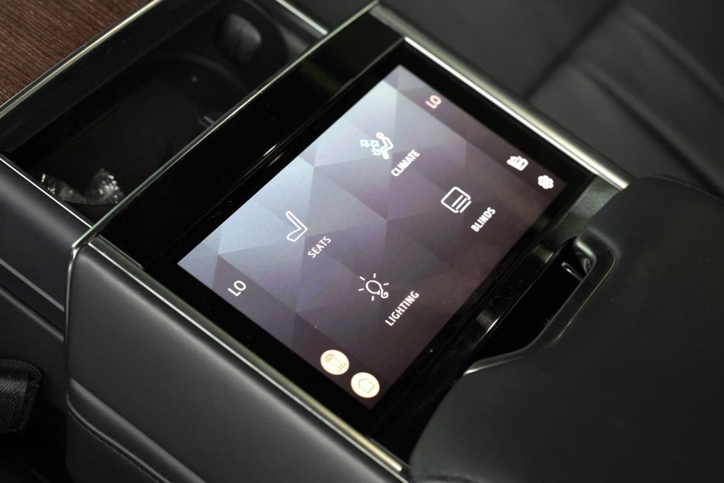 Used 2023 Land Rover Range Rover Long Wheelbase Autobiography image 11