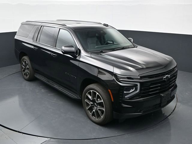 Used 2025 Chevrolet Suburban RST w/ Comfort Package AWD/4WD image 32