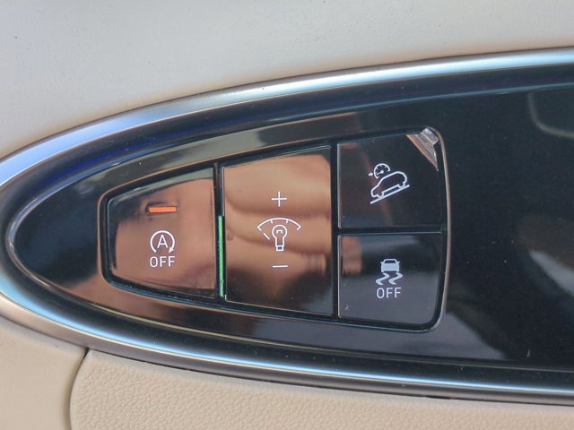 Used 2022 Genesis GV70 2.5T w/ Advanced Package image 15