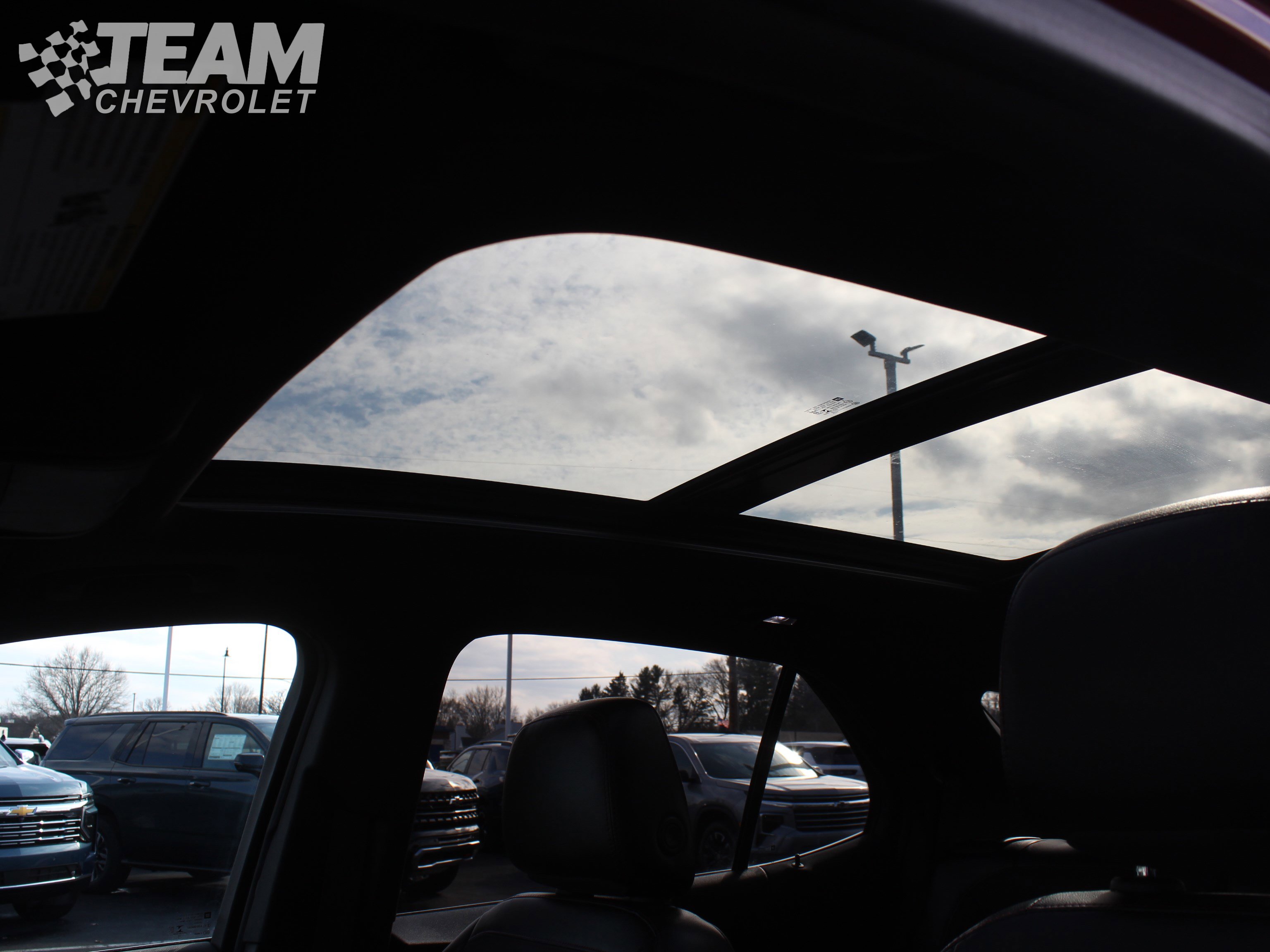 Used 2022 Chevrolet Equinox RS w/ LPO, Cargo Package image 12