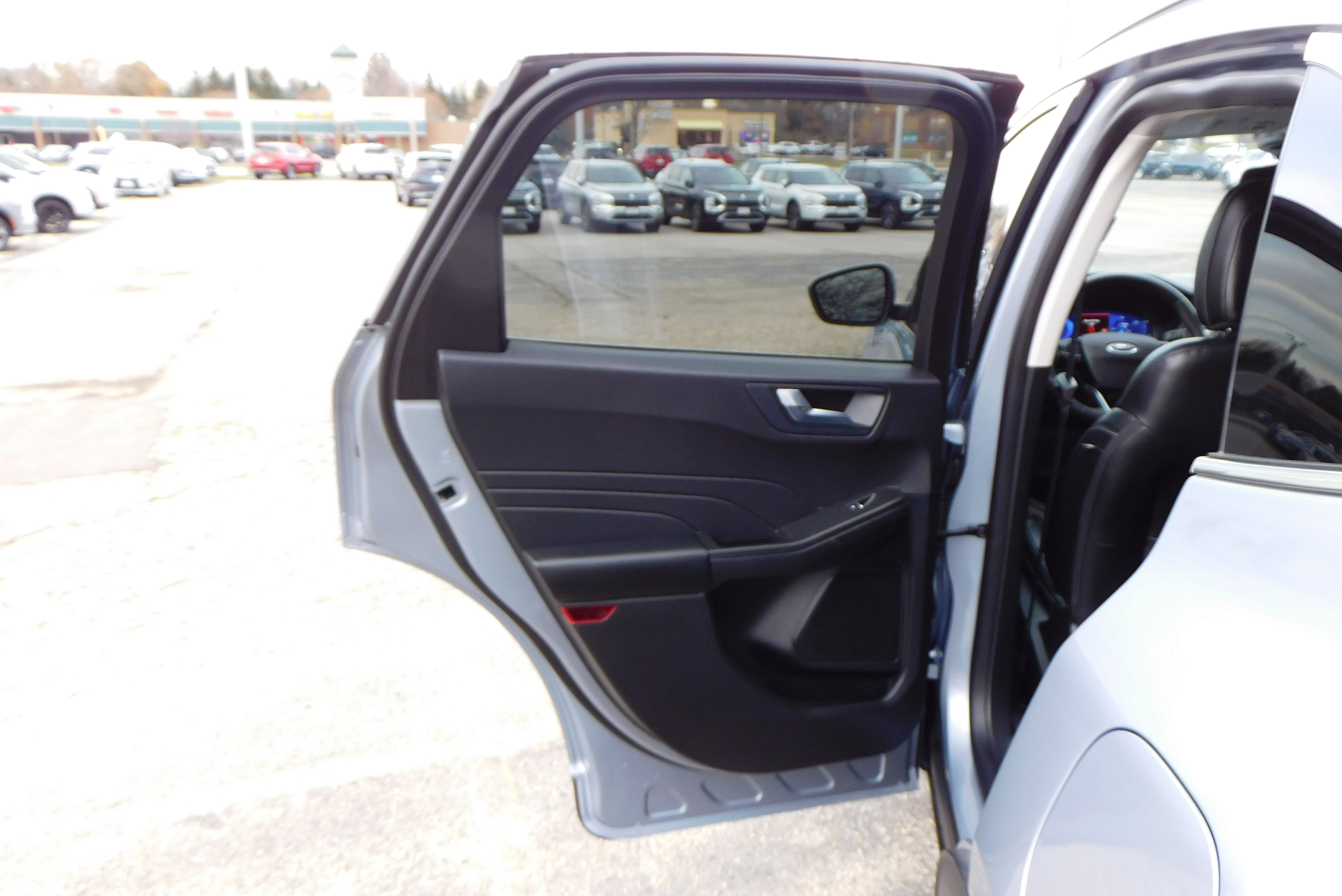 Used 2022 Ford Escape Titanium image 34