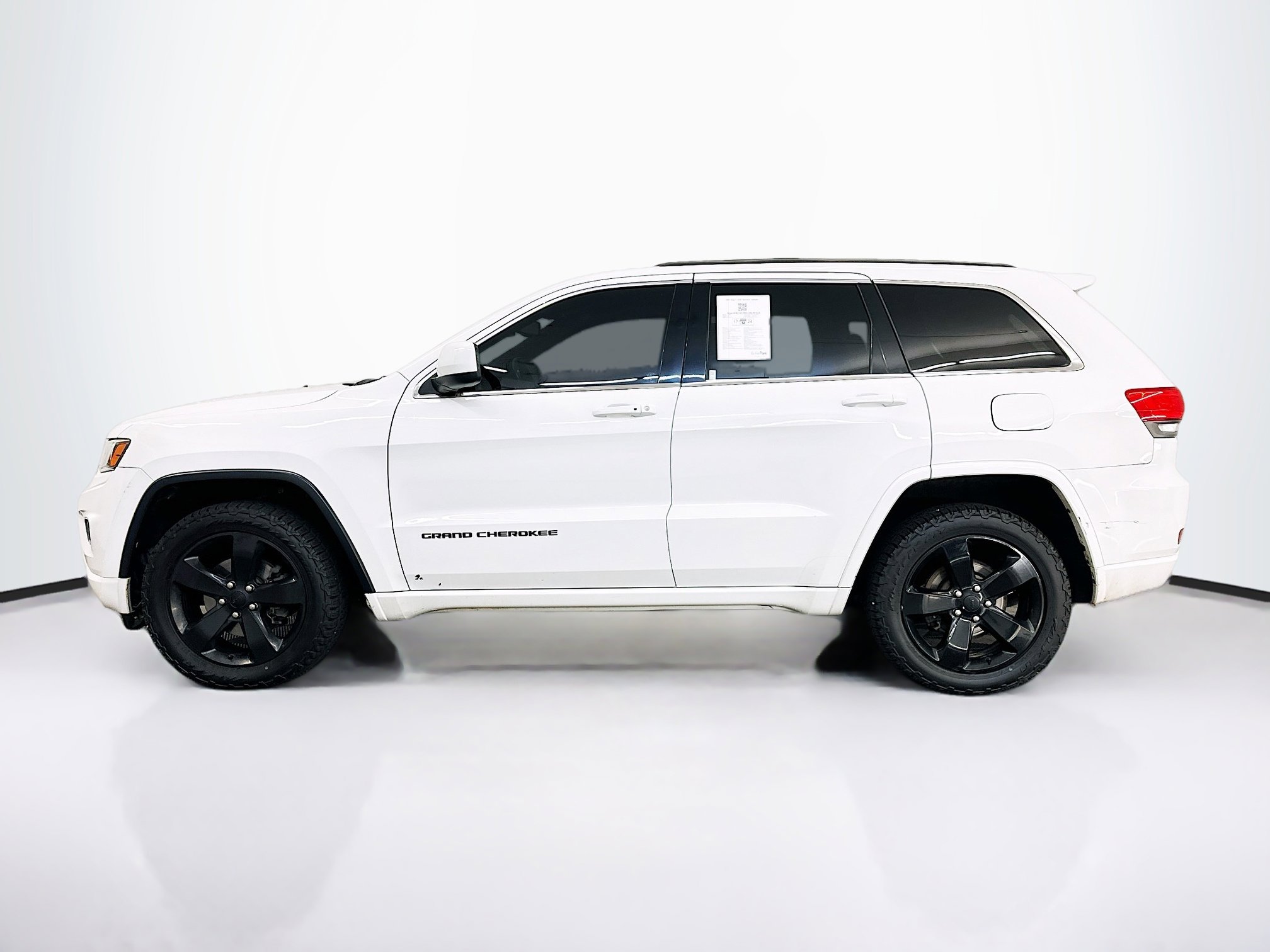 Used 2015 Jeep Grand Cherokee Altitude image 4