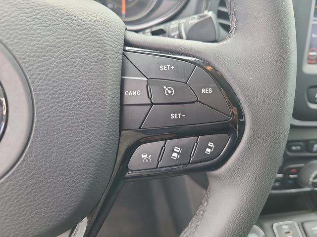 Used 2023 Jeep Cherokee Altitude Lux AWD/4WD image 29