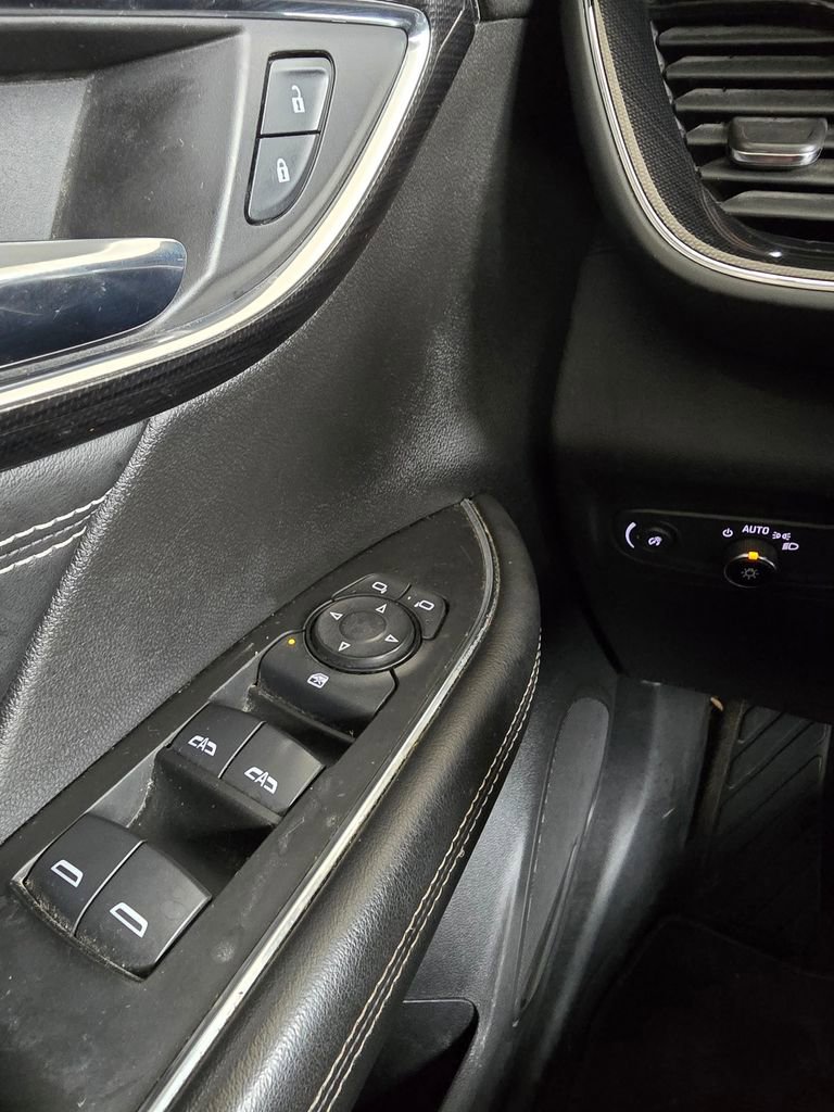 Used 2023 Buick Envision Preferred image 25