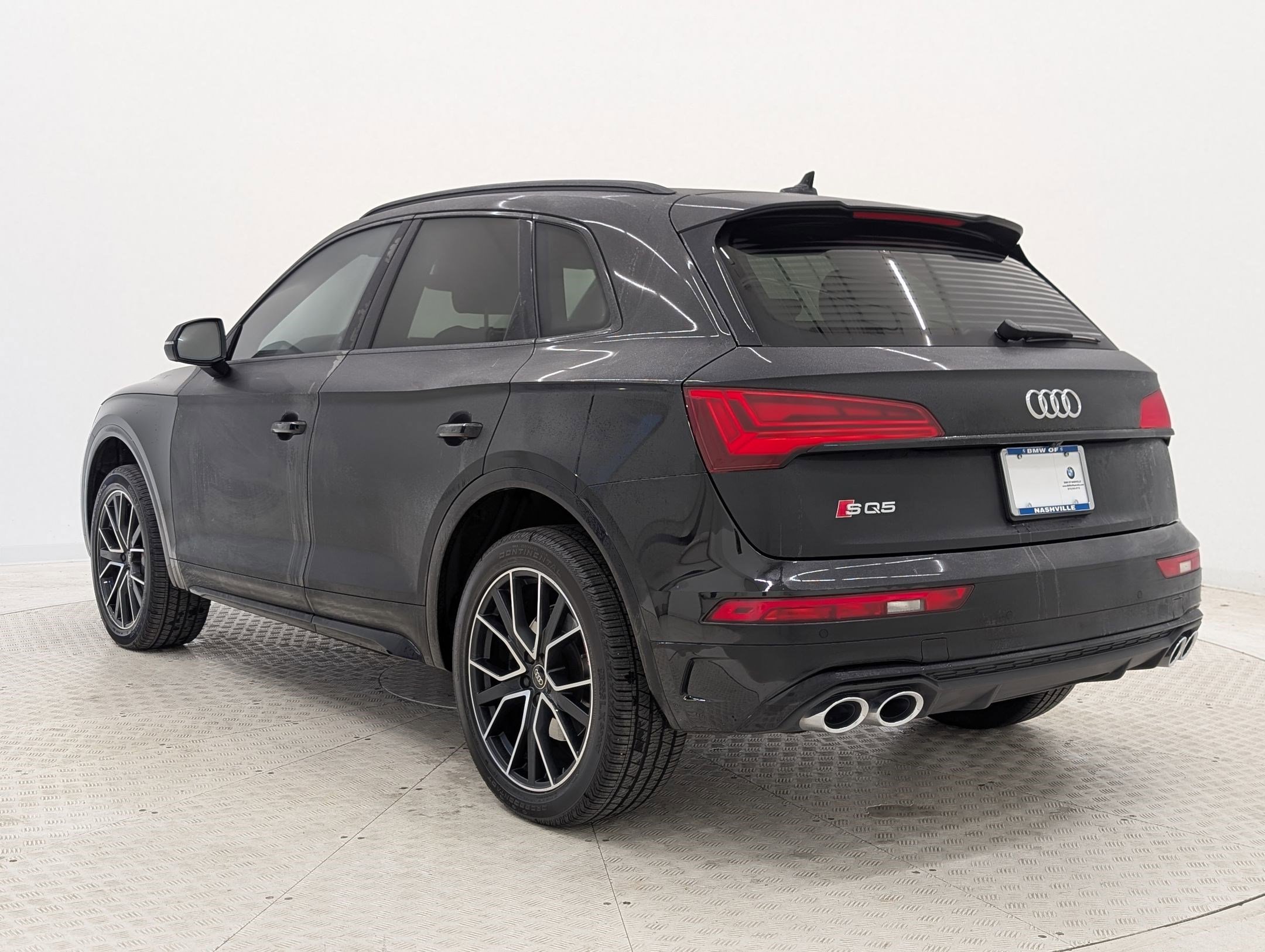 Used 2024 Audi SQ5 Premium Plus w/ Premium Plus Package image 3