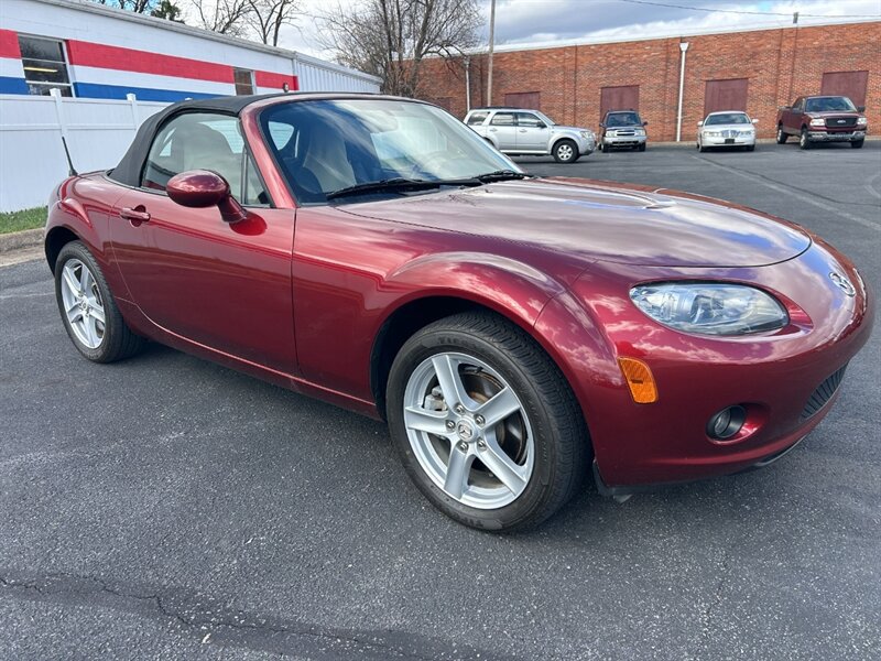 Used 2006 MAZDA MX-5 Miata Touring image 1