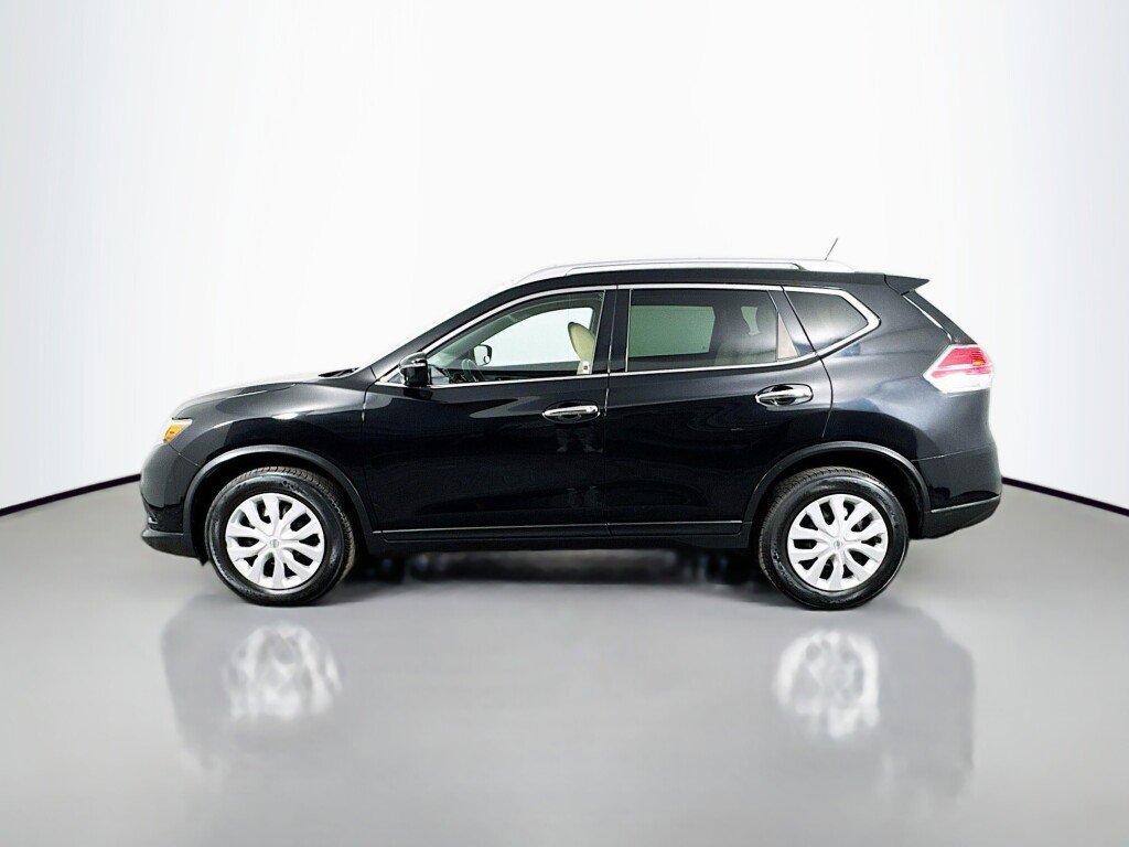Used 2016 Nissan Rogue S w/ Appearance Package image 2