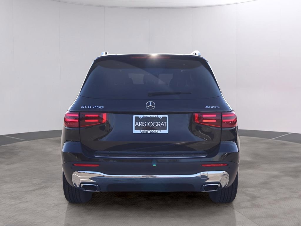 New 2026 Mercedes-Benz GLB 250 4MATIC image 6