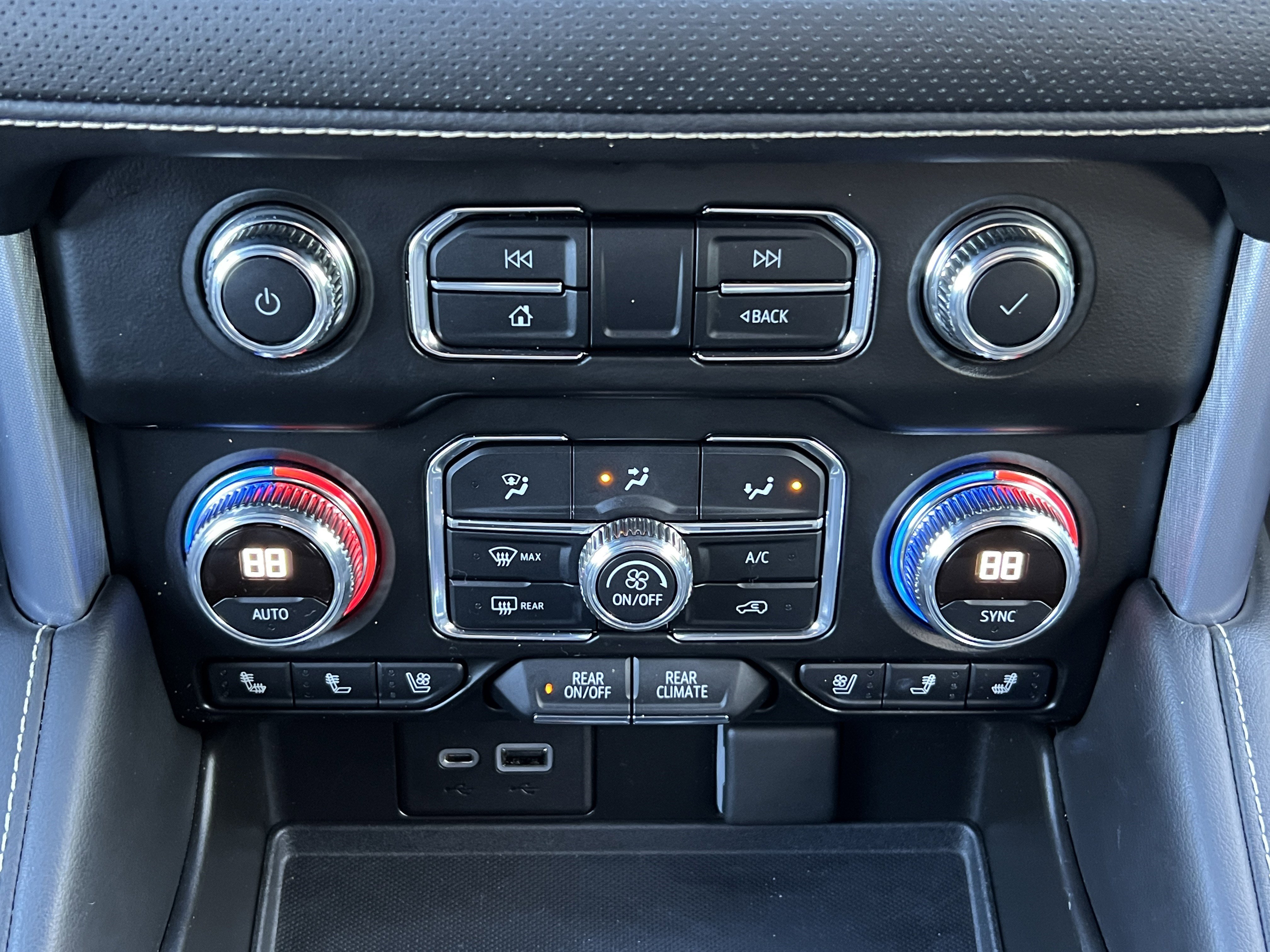 Certified 2021 GMC Yukon SLT w/ SLT Luxury Plus Package image 34