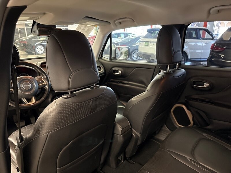 Used 2016 Jeep Renegade Limited FWD image 23