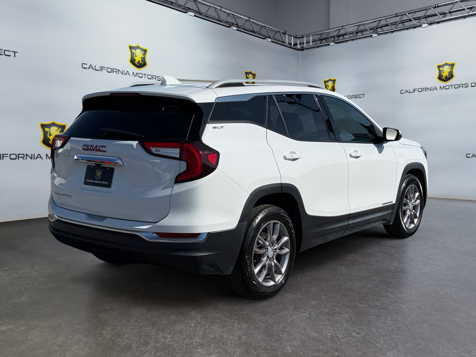 Used 2023 GMC Terrain SLT image 5