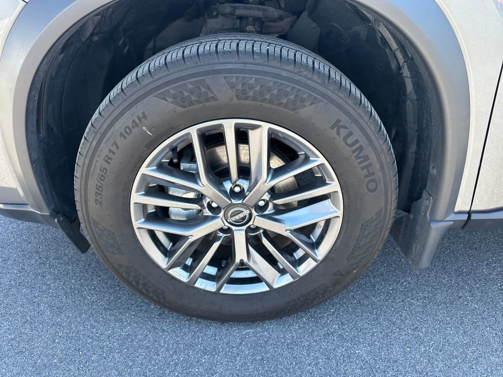 Used 2025 Nissan Rogue S AWD/4WD image 12