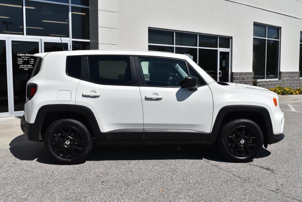 Used 2023 Jeep Renegade Latitude AWD/4WD image 2