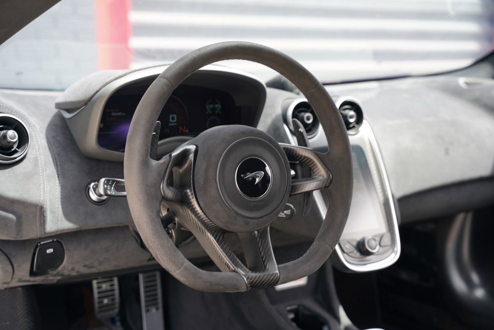 Used 2019 McLaren 600LT RWD image 18