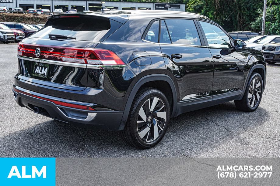 Used 2025 Volkswagen Atlas Cross Sport SE FWD image 5