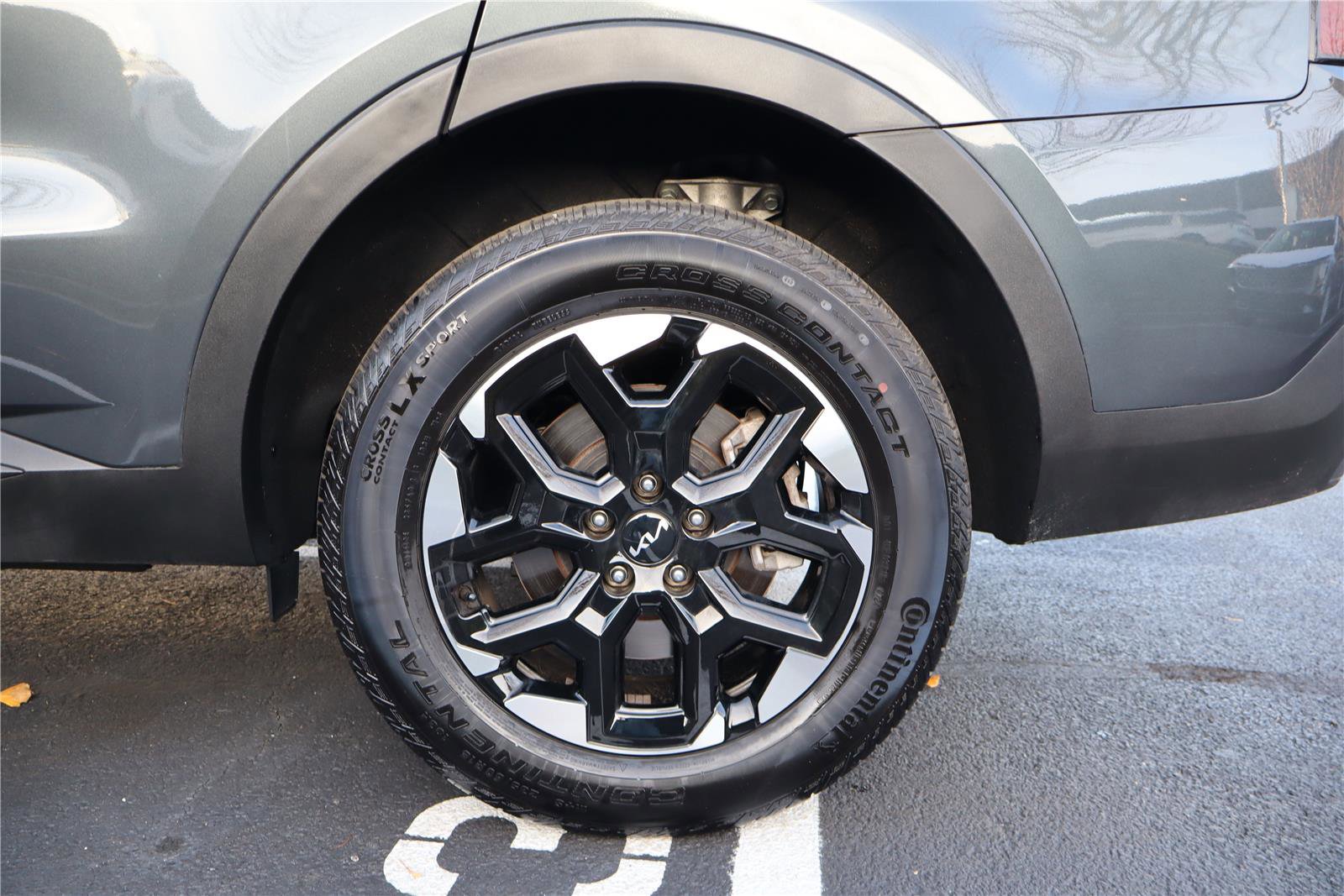 Certified 2025 Kia Sorento S image 11