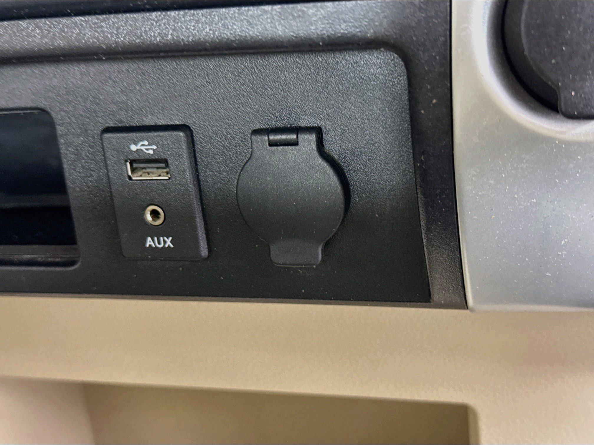 Used 2017 Nissan Titan SV RWD image 39
