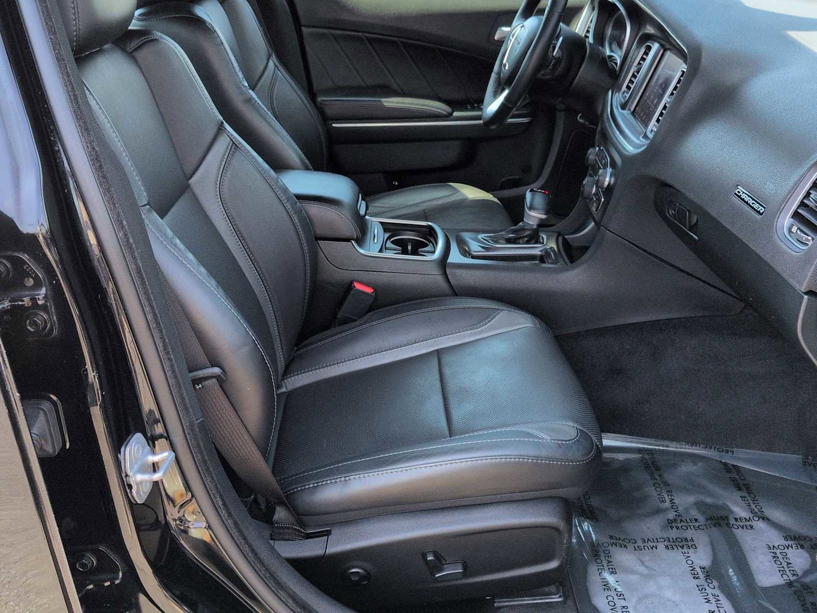 Used 2018 Dodge Charger R/T w/ Plus Group RWD image 22