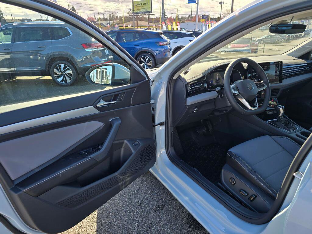 New 2026 Volkswagen Jetta SE image 32