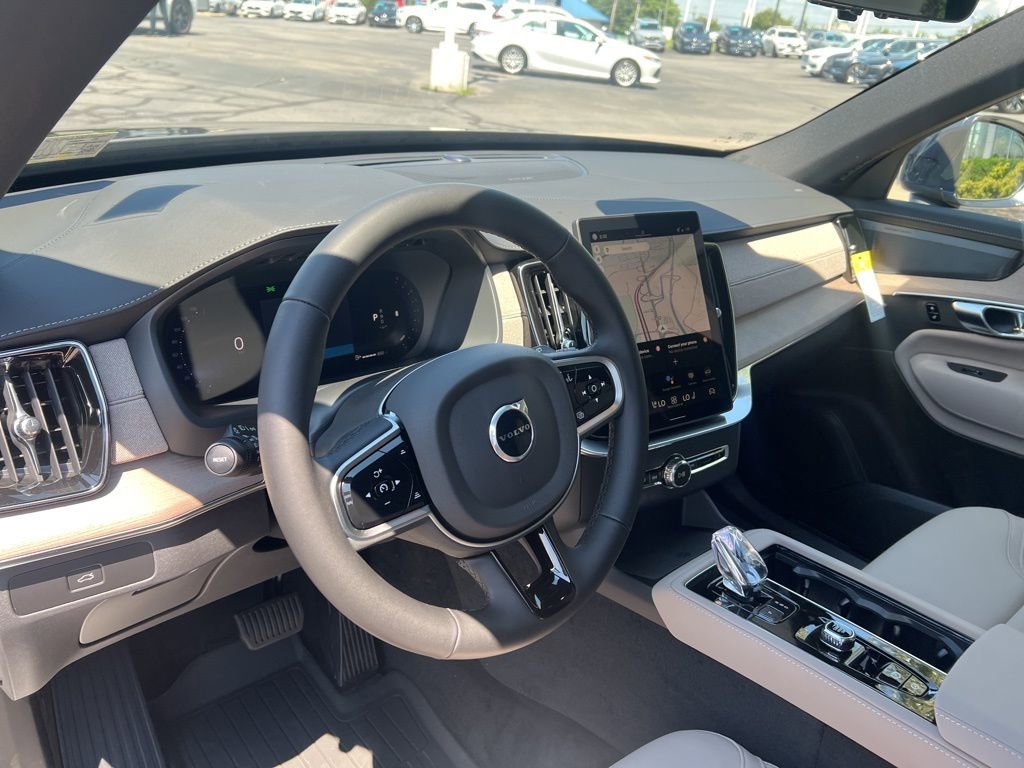 New 2026 Volvo XC90 B6 Plus w/ Protection Package Premier image 14