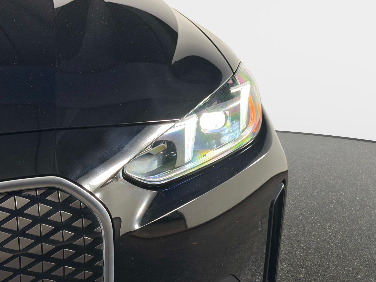 Used 2025 BMW i4 eDrive40 RWD image 10