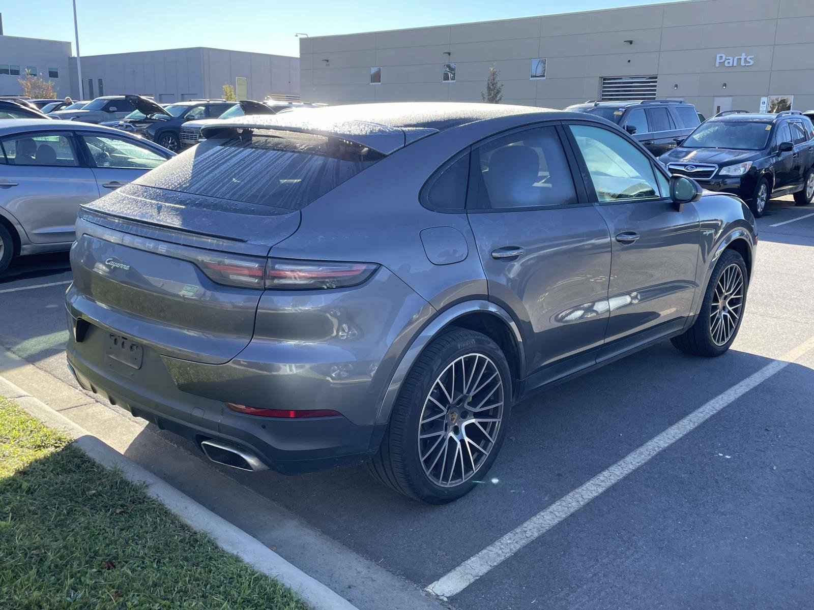 Used 2022 Porsche Cayenne E-Hybrid Coupe AWD/4WD image 4