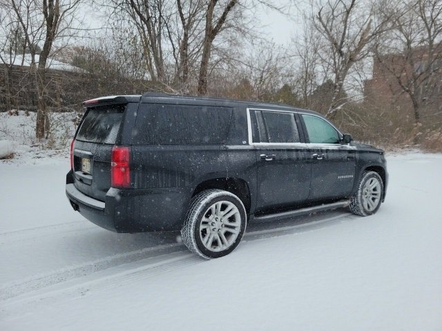 Used 2020 Chevrolet Suburban LT w/ Luxury Package image 14