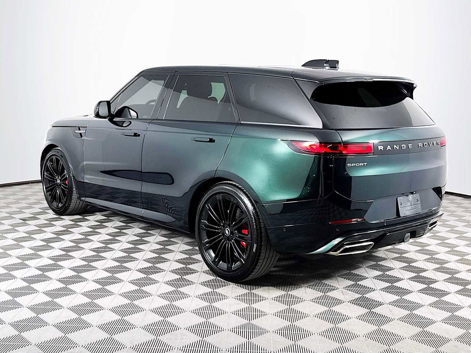 Used 2025 Land Rover Range Rover Sport Dynamic SE image 7